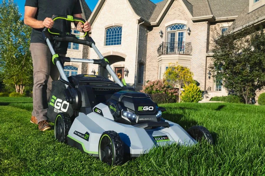 The Top Self Propelled Lawn Mower: A Game Changer in Garden Maintenance